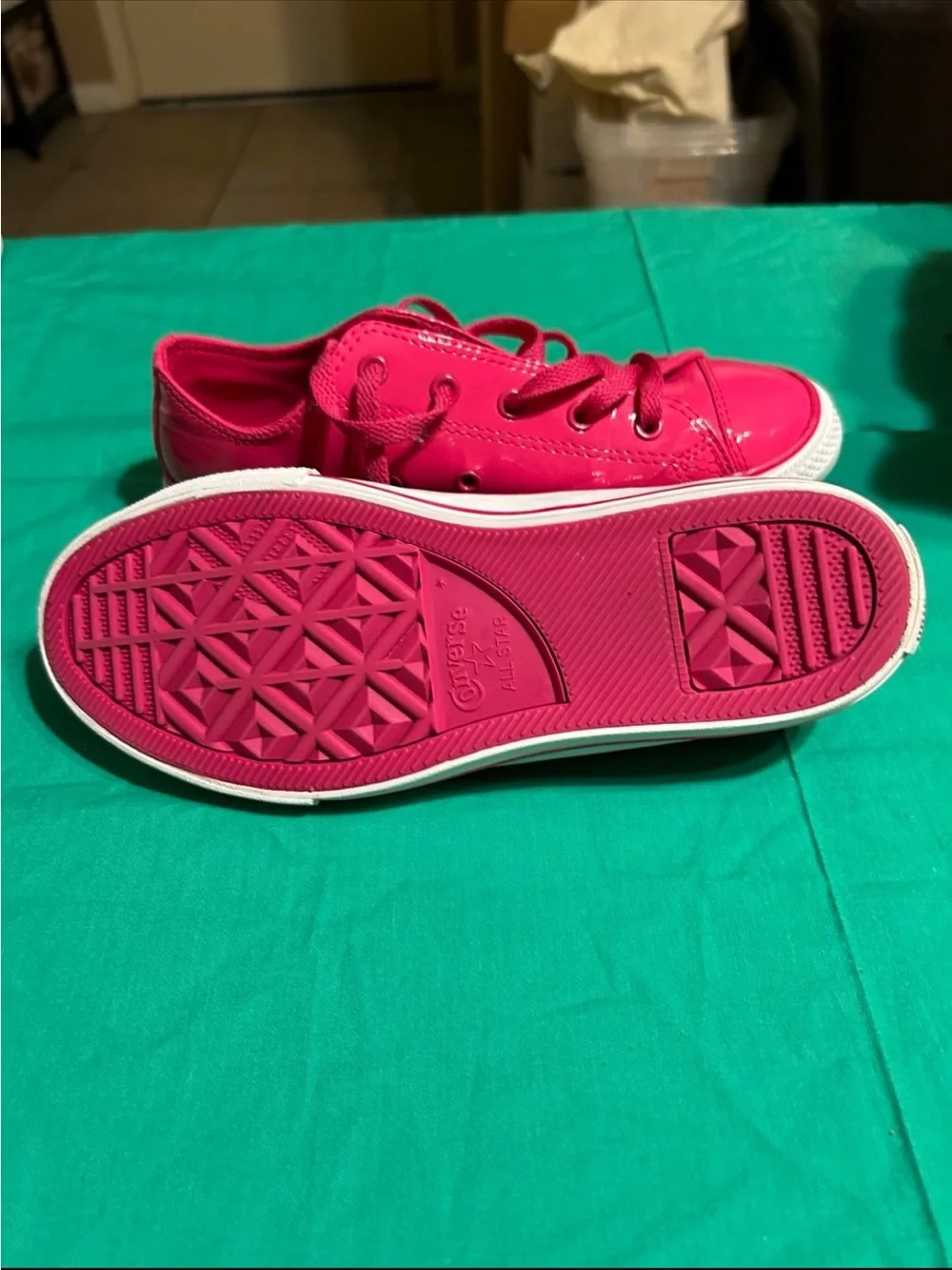 Converse vibrant pink